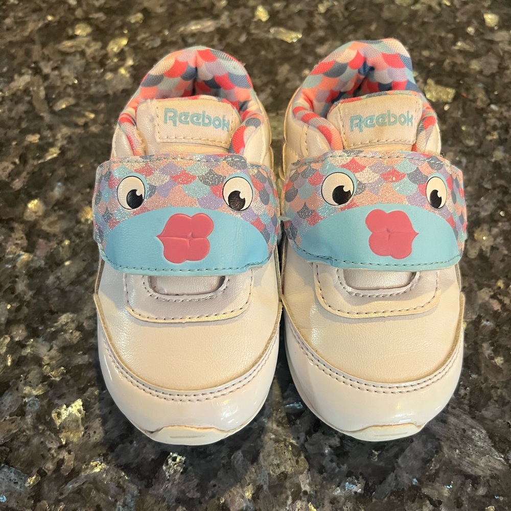 Reebok toddler size 6 fish shoes